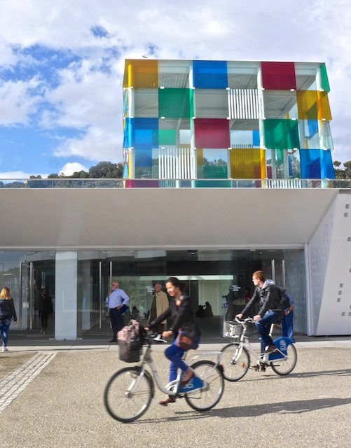 Malaga+Centre+Pompidou+cyclists