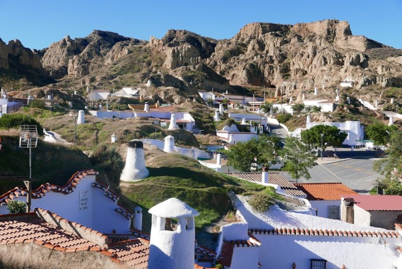 Guadix_cave_district_cuevas